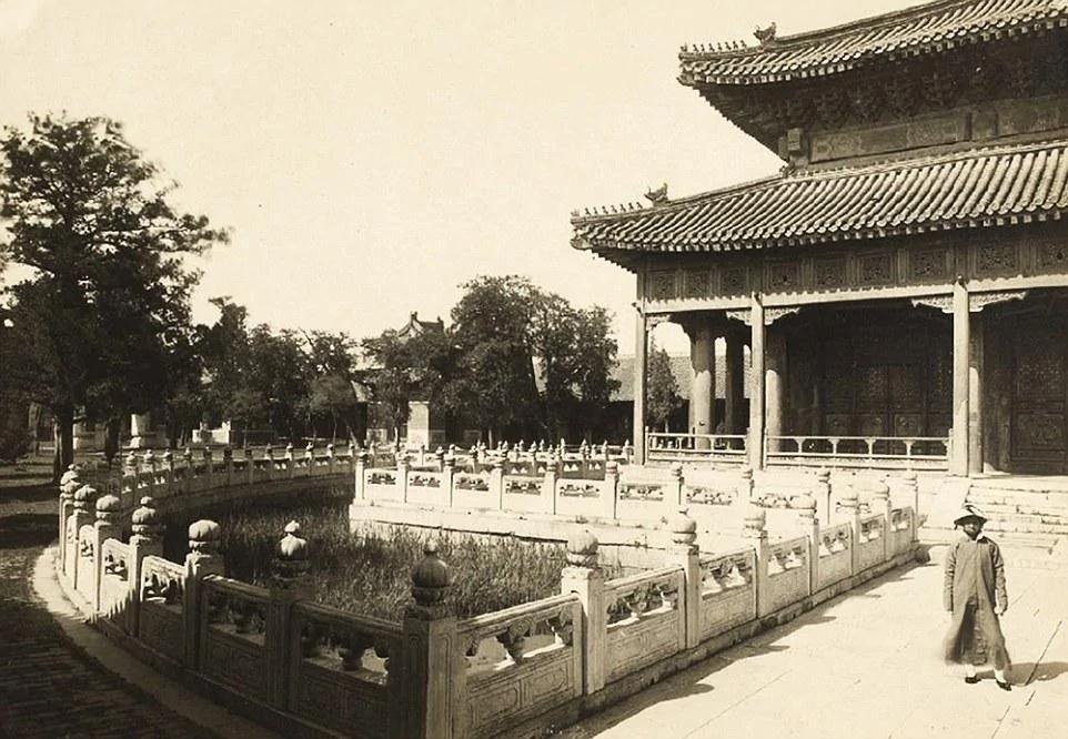 在自拍杆和游客潮诞生之前:清朝时的北京旧照