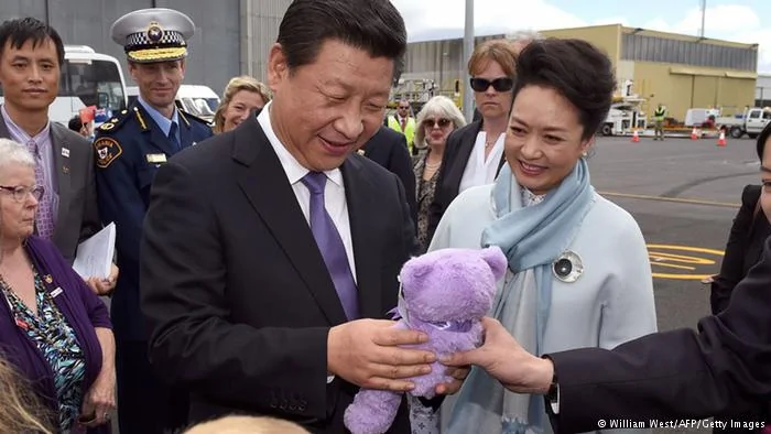 Australien G20 Xi Jinping erhält Lavendel Bär Bobbie als Geschenk18.11.2014