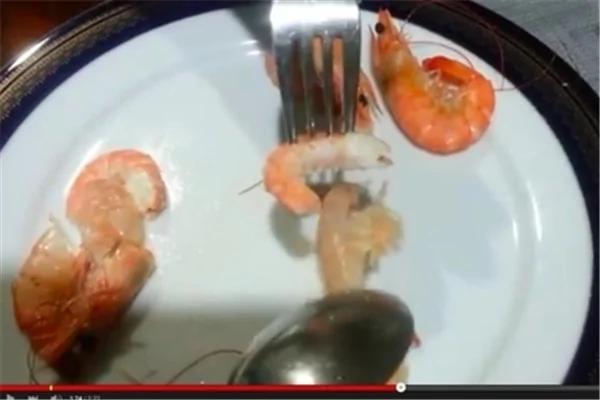 不用手 三秒钟剥虾皮 视频/图