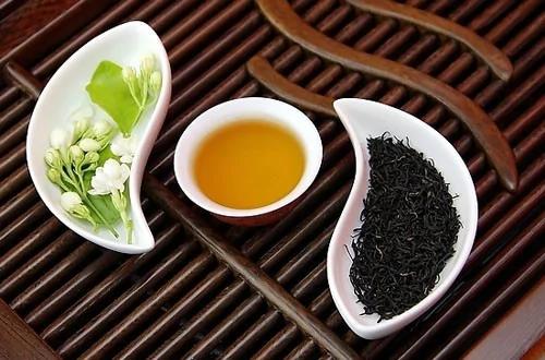 喝剩的茶是不是都倒了?其实它的好处多的你想不到!