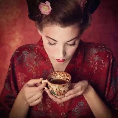 吃太撑睡不好?就想半夜喝口茶助消化