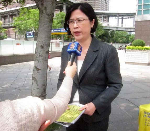 台灣法輪功人權律師團發言人朱婉琪表示：這判例凸顯了兩岸司法體系，對於法輪功學員的權利保障態度的不同。