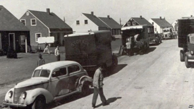 居民迁入纽约的莱维镇的新居（1947年10月）