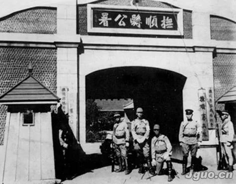 东北沦陷第一罪人─伪爱国将领张学良 慎入