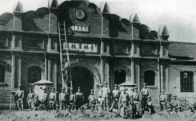 东北沦陷第一罪人─伪爱国将领张学良 慎入