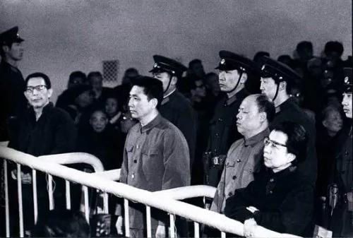 张春桥在上海笼络的特务组织