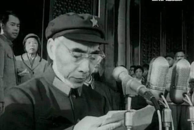 斗遍天下的江青,一生没和他红过脸