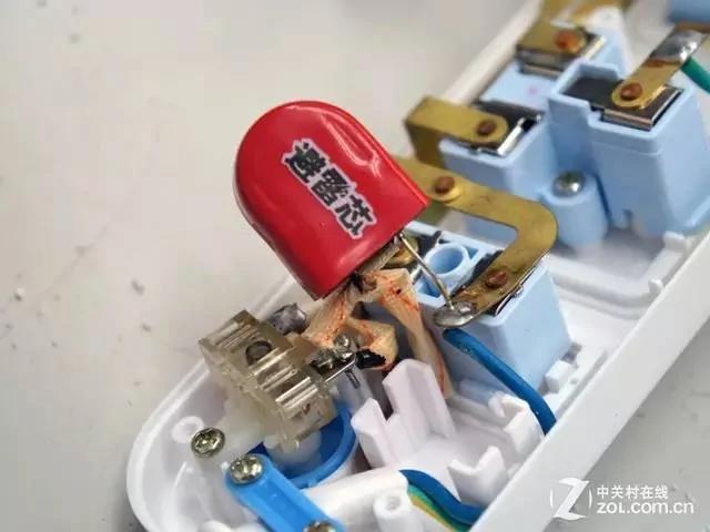 超负荷用电隐患大 夏季安全用电秘籍 需谨记