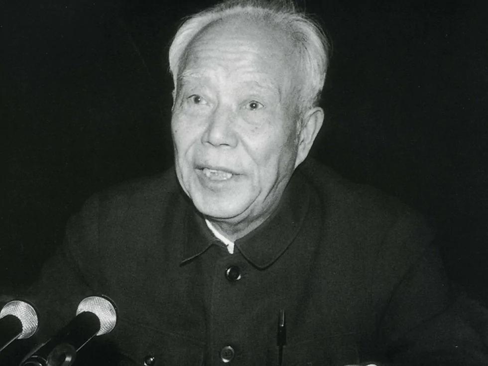 田纪云自述与万里友谊 两次使我免遭诬陷