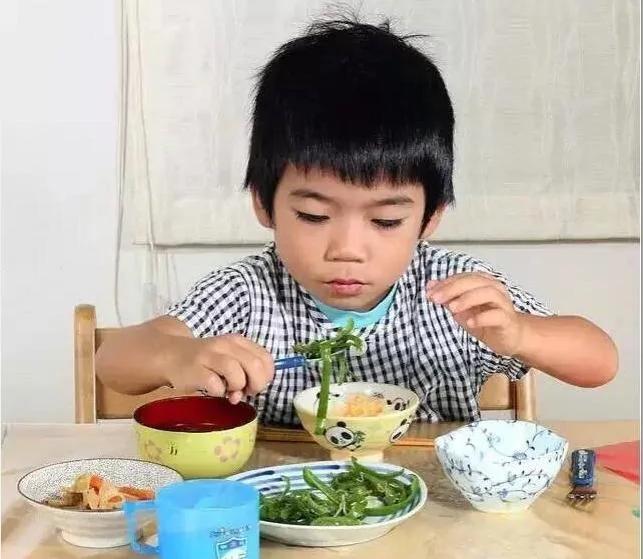 看看国外小朋友的早餐到底吃什么!