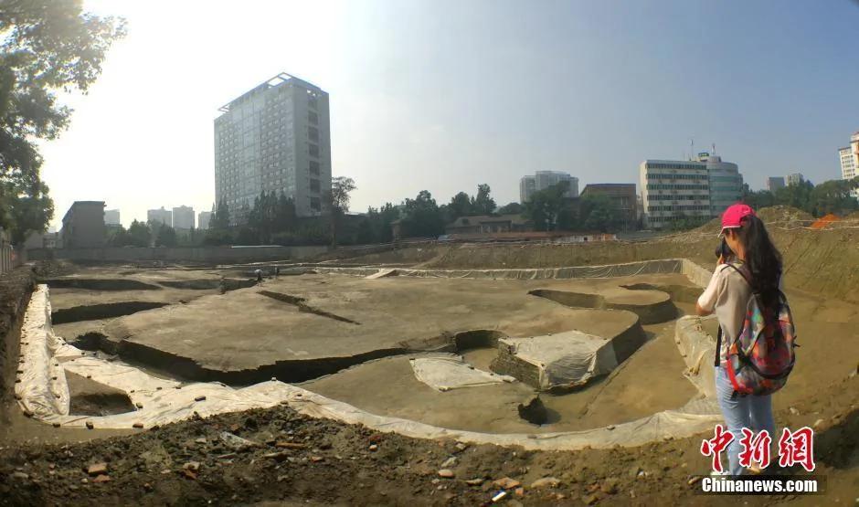成都工地发现盛唐园林遗址 挖出千年古井