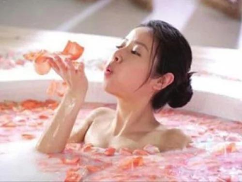 古人是怎样在夏天洗澡的?
