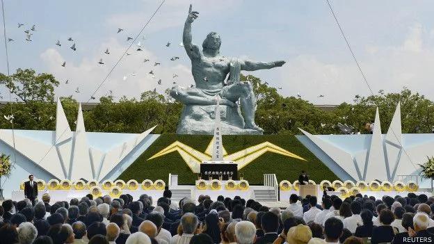 美军第二次用原子弹炸日本的珍贵照片