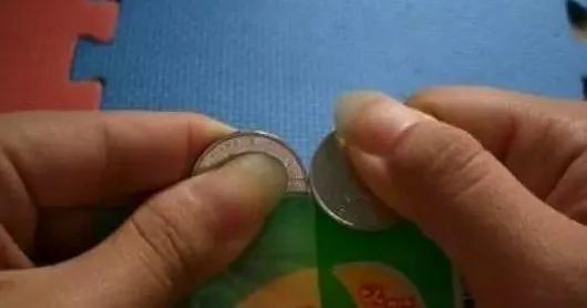 藏私房钱时,一定记得在钱中间夹一张纸!关键时刻能救你一命!