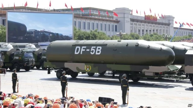 中國大閱兵展示的DF-5B洲際彈道導彈（2015年9月3日）