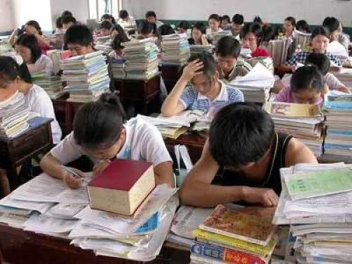 是谁在灌输近于无耻的教育