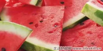 不同的水果也有不同的清洗方法 别洗错了