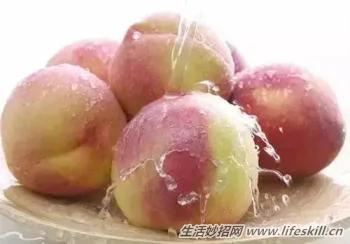 不同的水果也有不同的清洗方法 别洗错了