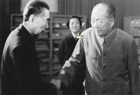 周恩来直接导演大型歌舞神化毛泽东 肉麻