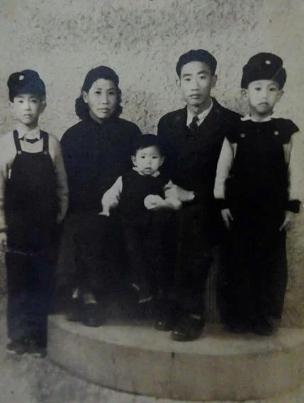 辛迪:一组抗战时炸弹与家庭的故事