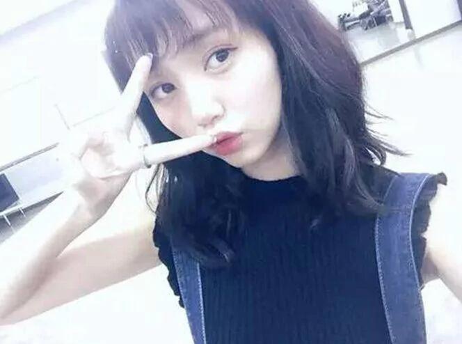 涨姿势!日本妹纸十大自拍经典pose
