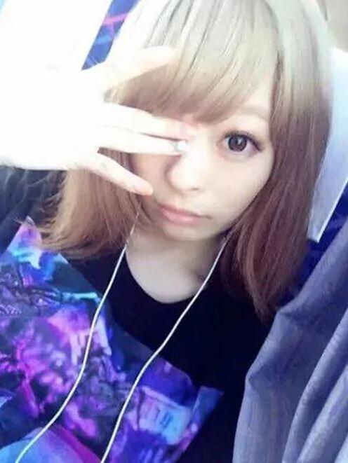 涨姿势!日本妹纸十大自拍经典pose