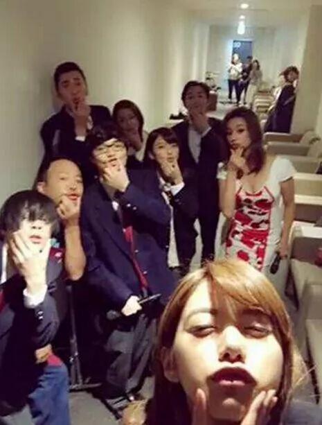 涨姿势!日本妹纸十大自拍经典pose