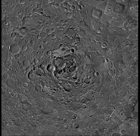 罕见 欧空局发布月球北极高清照片 阿波罗新闻网