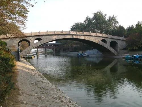 中国赵州桥建筑奇技夸世1400年