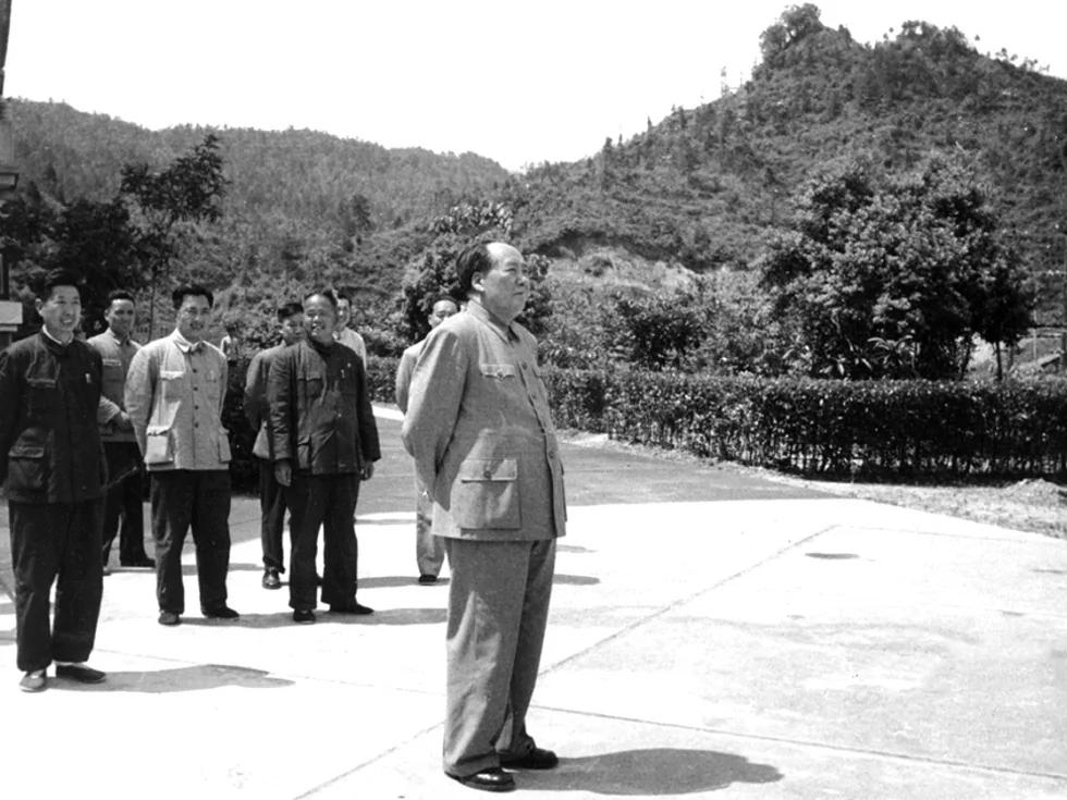 文革中借毛泽东思想到中国旅游的老外们
