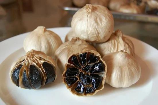 黑蒜属防治三高能手 黑蒜功能大揭秘