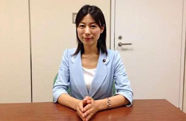 日本女议员秘密拍下流浪狗安乐死全过程
