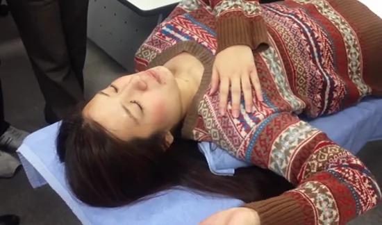 只需10秒钟马上解除肩颈酸痛!日本人神奇妙方值得一试