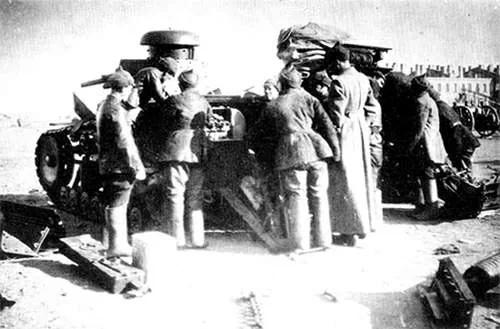 中共在中国从“武装保卫苏联” 到武装叛乱