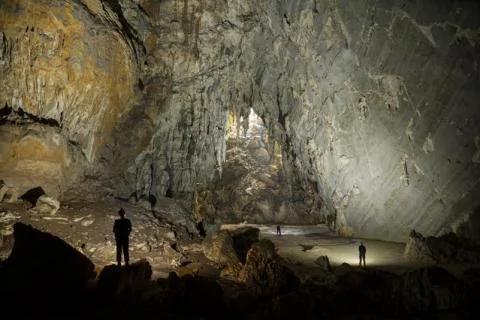 探秘老挝地下的失落世界