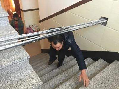 浙江新盖3栋农家别墅 先遭光缆一箭穿心 一夜之间变成烤串烧