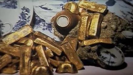 男子潜水在海里发现一个洞 进去后整个愣住
