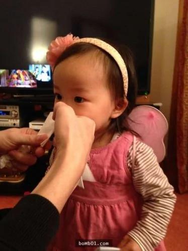 必学!让小孩乖乖吸鼻涕的方法简直太棒了