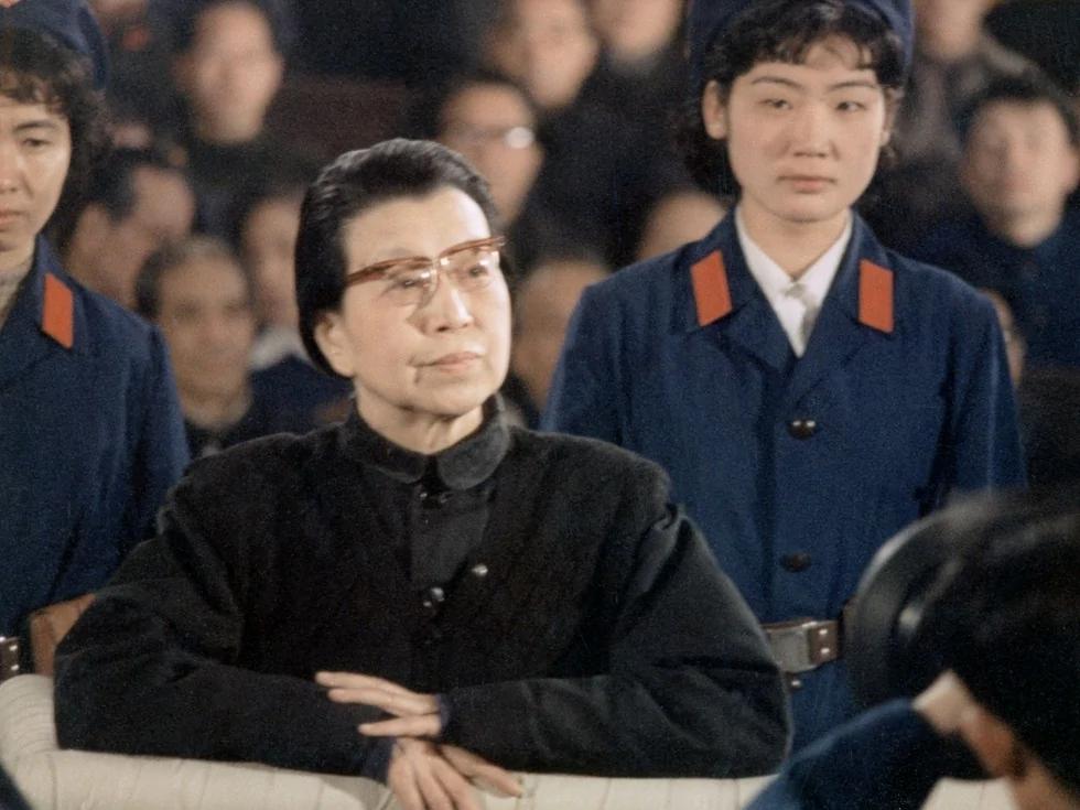 江青狱中不满四人帮排名:为何我不是第一