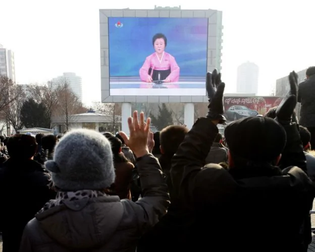 美聯社剛剛播發朝鮮首都平壤群眾集體收看核子試爆報導後歡呼的照片