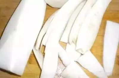 一块萝卜皮贴肚脐,居然〝奇迹〞出现了!