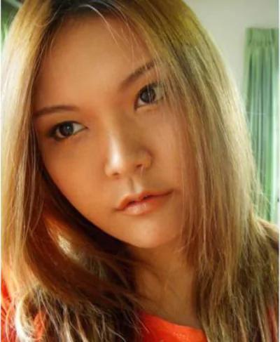 素颜真有点不忍直视呢 但是 化完妆后连她亲妈都认不出!