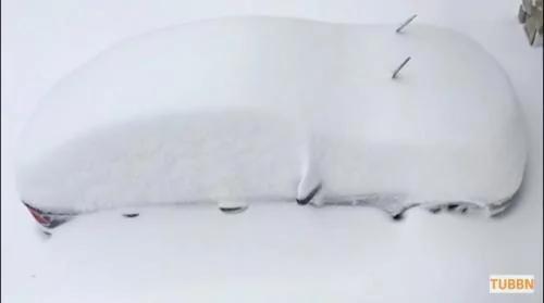 新泽西大雪过后 美华裔夫妇惊见“雪门”