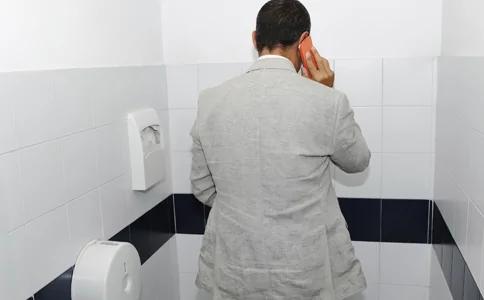 男人憋尿影响大 男性憋尿的危害有哪些