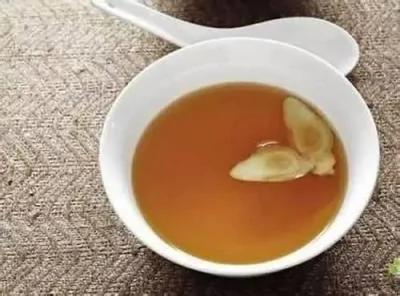 姜汤加这〝一物〞,喝后气色红润,白里透红!
