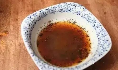 炸过食物的高温油 不舍得倒 三招完美解决
