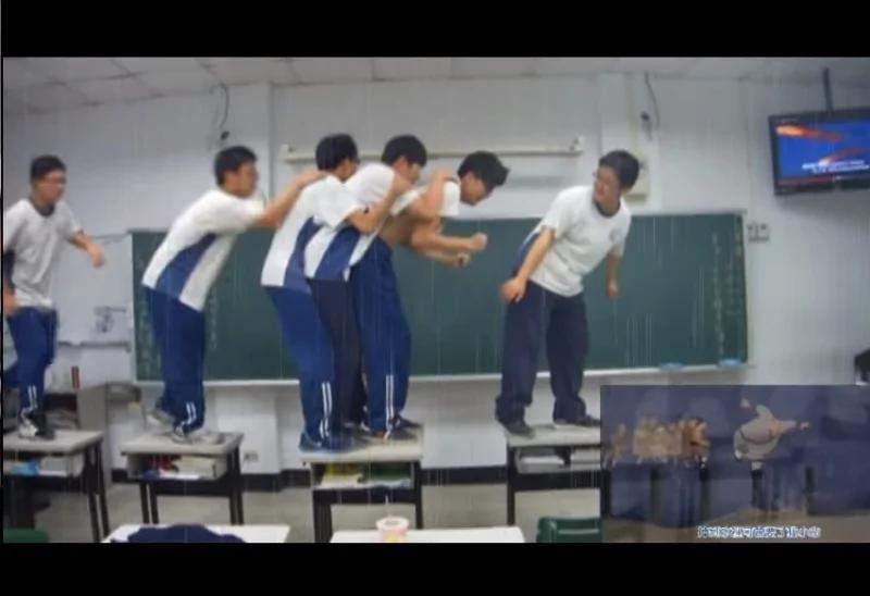 花木兰电影里的〝男子汉〞,竟然被台湾学生拍出真人版,太爆笑了啊!