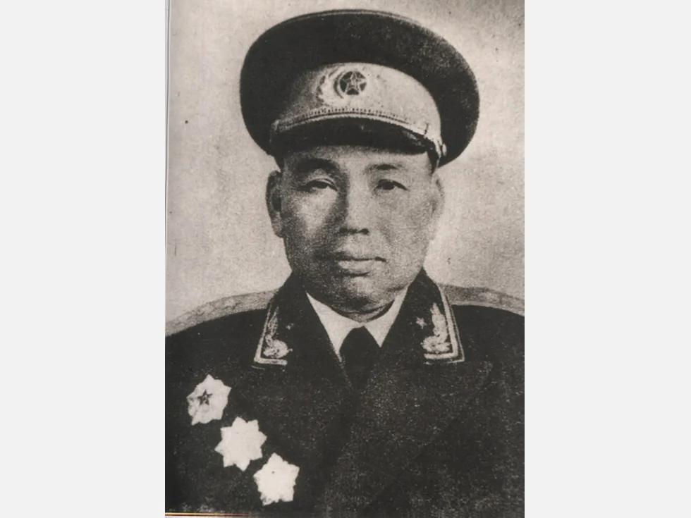 许世友不满中共中央一决定:不如死了好