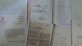 俄羅斯國家檔案館和紀念碑人權組織展示的史達林大清洗時期蘇共領導人簽字的處決文件複印件。（美國之音白樺拍攝）