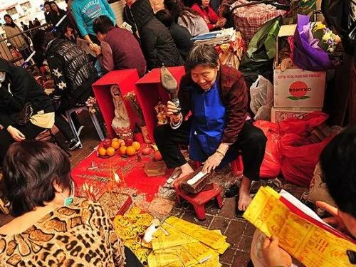惊蛰的民间习俗:祭白虎、打小人
